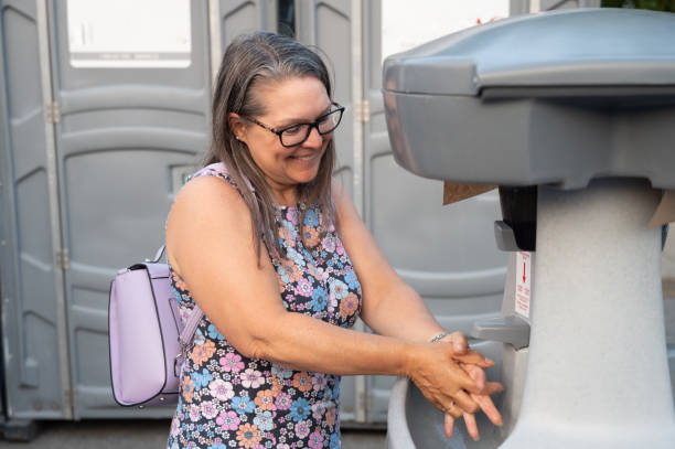 Best Porta potty rental near me  in Weatherby Lake, MO